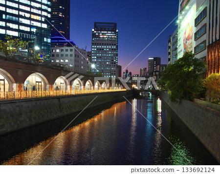 Evening view of the Kanda River - Cityscape from Manseibashi Bridge (November 2025) Evening view of the Kanda River - Cityscape from Manseibashi Bridge (November 2025) 133692124