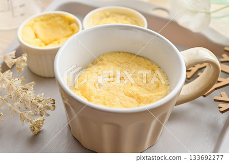 Easy rice flour cupcakes in the microwave 133692277