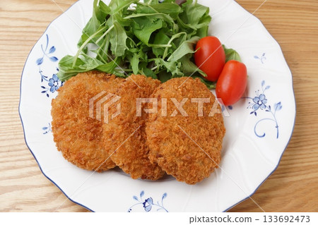 美味的炸肉餅 美味的炸肉餅 133692473