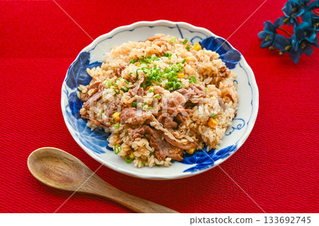 牛肉胡椒奶油飯 133692745