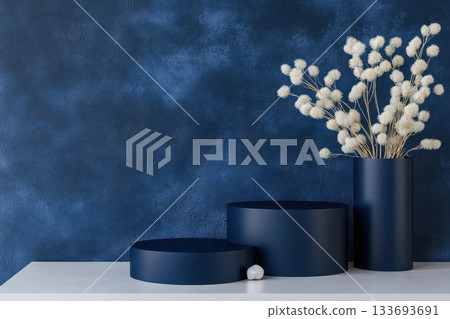 pedestal for display with white flowers 133693691