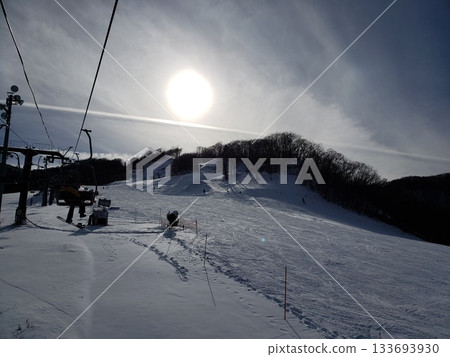 雪山和太陽 133693930