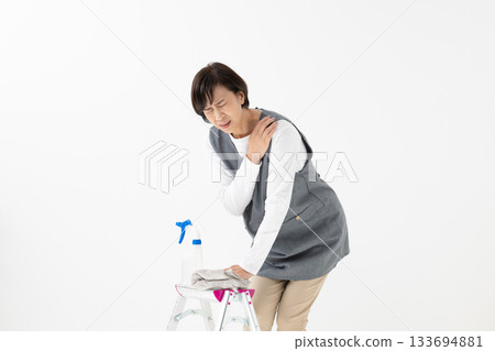Woman cleaning Woman cleaning 133694881