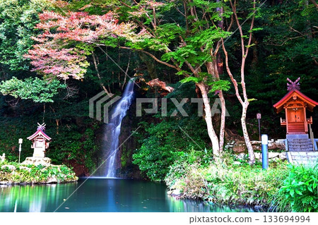 龜尾瀑布(出雲大社北島國藏) 龜尾瀑布(出雲大社北島國藏) 133694994