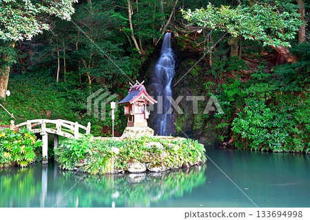 龜尾瀑布(出雲大社北島國藏) 龜尾瀑布(出雲大社北島國藏) 133694998