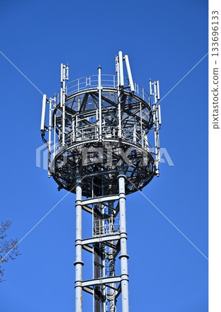 Communication image (radio tower: base station) 133696133