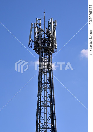 Communication image (radio tower: base station) 133696151