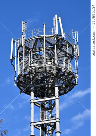 Communication image (radio tower: base station) 133696154