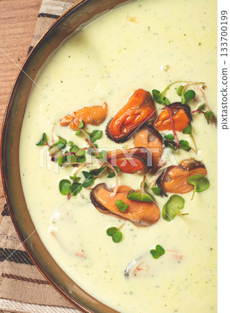 creamy soup with mussels, mussels without shells, American cuisine, homemade, no people creamy soup with mussels, mussels without shells, American cuisine, homemade, no people 133700199