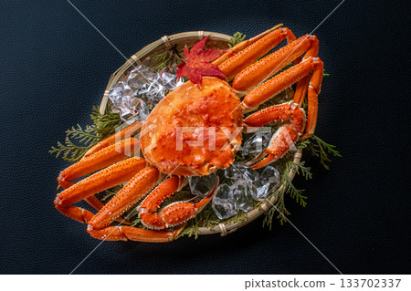 Giant snow crab presentation 133702337