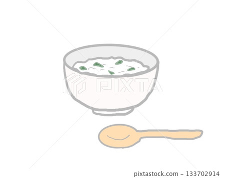 用七種春季草藥熬煮的米粥，盛於碗中 133702914