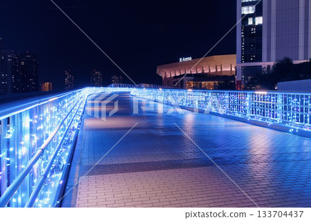 聖誕節期間的橫濱：音樂露台（K Arena 橫濱），位於橫濱車站附近的商業設施。 133704437
