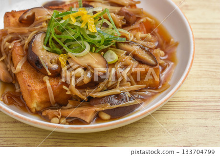 香煎豆腐配蘑菇 133704799