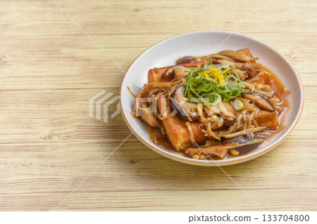 Deep-fried tofu with mushrooms Deep-fried tofu with mushrooms 133704800