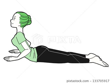 眼鏡蛇式瑜伽，女子身穿綠色T卹 133705917