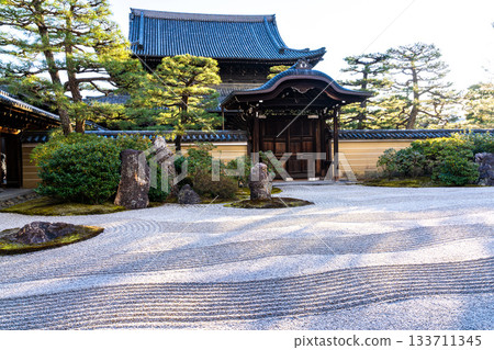 京都府京都市東山區大淵園4號建仁寺北條石庭的冬季景色 133711345