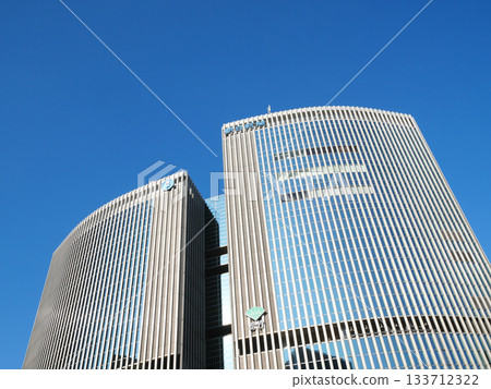 Skyscrapers shining against the blue sky | Ginza 133712322