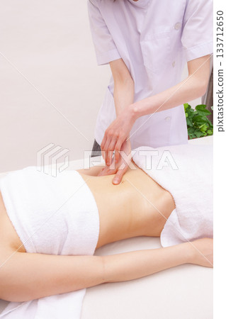 belly massage 133712650
