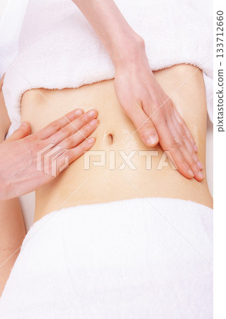 belly massage 133712660