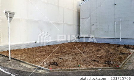 Open space 133715706