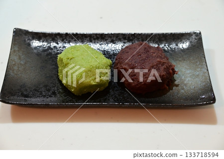 Zunda and red bean paste rice balls Zunda and red bean paste rice balls 133718594
