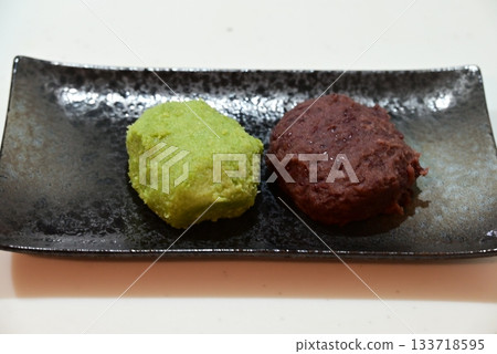 Zunda and red bean paste rice balls Zunda and red bean paste rice balls 133718595
