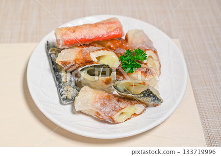 Rice paper rolls with various ingredients Rice paper rolls with various ingredients 133719996