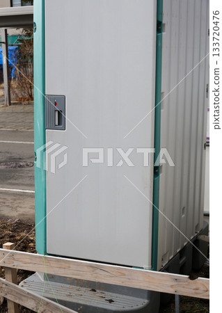 Toilets, portable toilets, construction sites, outdoors, work sites, construction sites, new construction, events, doors, handles, construction 133720476