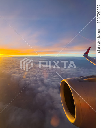 雲海與落日天空_豎圖 | iPhone照片 133720952