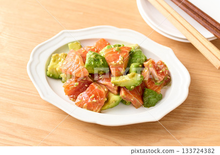 鮭魚酪梨小吃 133724382