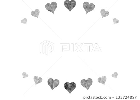 一個邊框，頂部和底部都有灰色寶石般的心形圖案 133724857