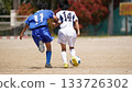 青少年足球比賽（球員運球） 133726302