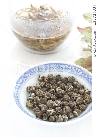 Jasmine tea 133727337