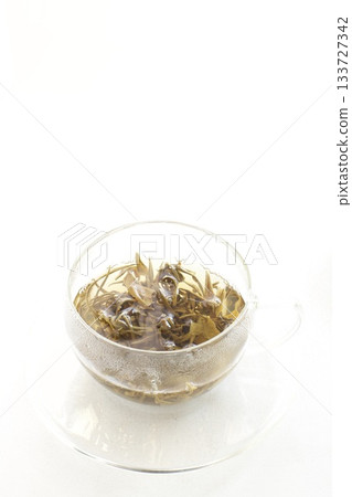 Jasmine tea 133727342