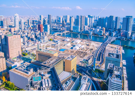 日本東京城市景觀:邁向新時代。築地市場舊址景觀。即將重新開發…= 14日 日本東京城市景觀:邁向新時代。築地市場舊址景觀。即將重新開發…= 14日 133727614