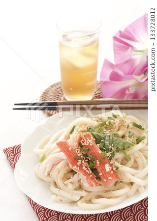 冰鎮烏龍麵配蟹肉棒 133728012