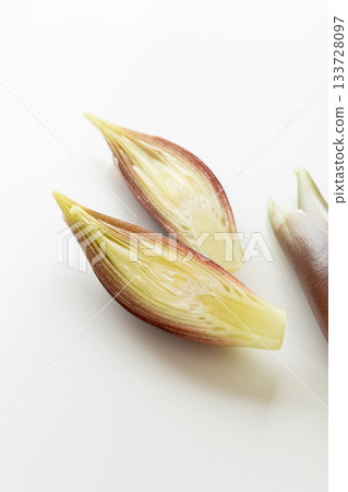 妙加白色背景 133728097