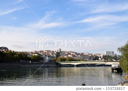 法國里昂和羅納河的美麗城市景觀 法國里昂和羅納河的美麗城市景觀 133728817