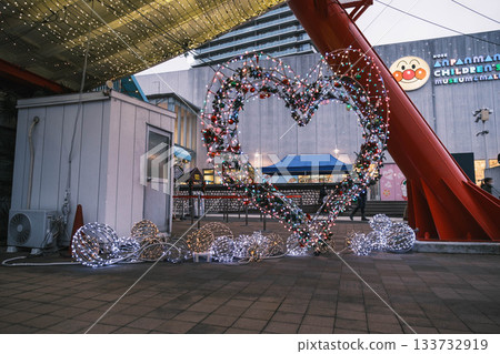 [Kobe Meriken Park] Beautiful scenery with Christmas illuminations 133732919