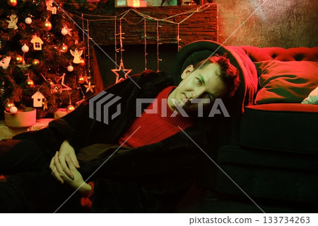 Relaxing evening featuring Christmas decor and nostalgic warmth Relaxing evening featuring Christmas decor and nostalgic warmth 133734263