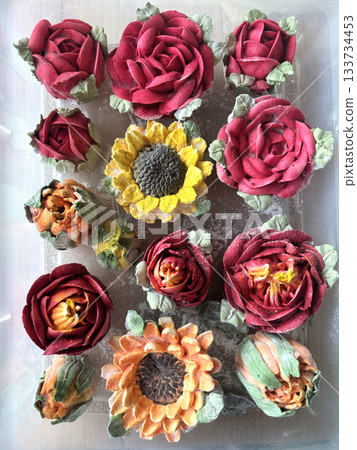 Homemade marshmallow, Marshmallow flowers, Marshmallow roses, tulips and sunflowers, Top view Homemade marshmallow, Marshmallow flowers, Marshmallow roses, tulips and sunflowers, Top view 133734453