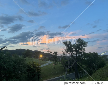 Evening sky 133736349