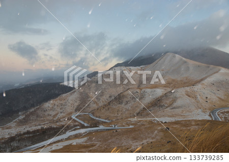 Yufuin View and Snow Scenery (Yufuin, Yufu City, Oita Prefecture) Yufuin View and Snow Scenery (Yufuin, Yufu City, Oita Prefecture) 133739285
