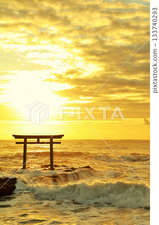 茨城縣大洗磯崎神社的日出 茨城縣大洗磯崎神社的日出 133740293