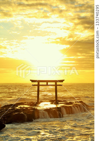 茨城縣大洗磯崎神社的日出 茨城縣大洗磯崎神社的日出 133740295