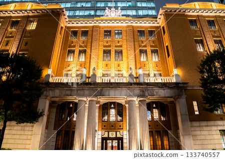 Light-up: Mitsubishi UFJ Trust and Banking Corporation Head Office Building (commercial complex) and the Industrial Club of Japan Building (tangible cultural property) 133740557