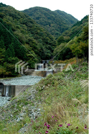 彥右衛門溪谷在廣河原匯入上野川 133740710
