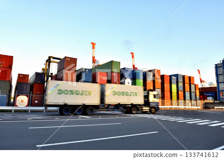 傍晚的品川碼頭附近 133741612