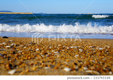 Sea and sandy beach of "Seaside Momochi Seaside Park" in Sawara Ward, Fukuoka Prefecture_9 133743199