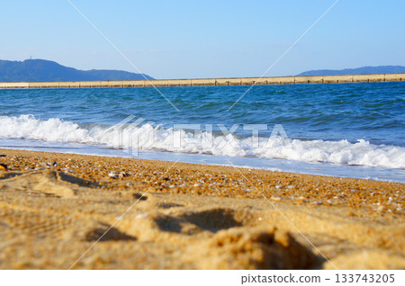 Sea and sandy beach of "Seaside Momochi Seaside Park" in Sawara Ward, Fukuoka Prefecture_15 133743205